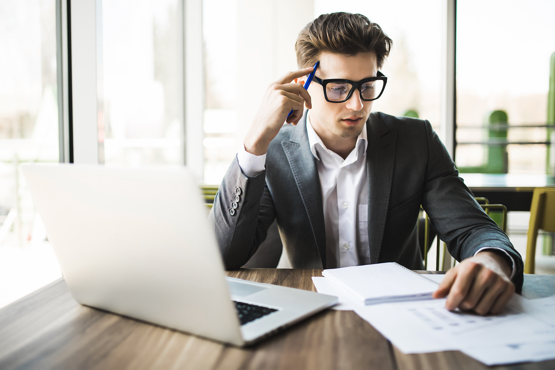 074700744 happy man entering data home l Kopie